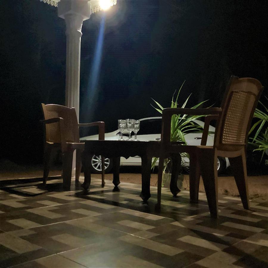 Grand Refuge Holiday Rooms Анурадхапура Екстериор снимка