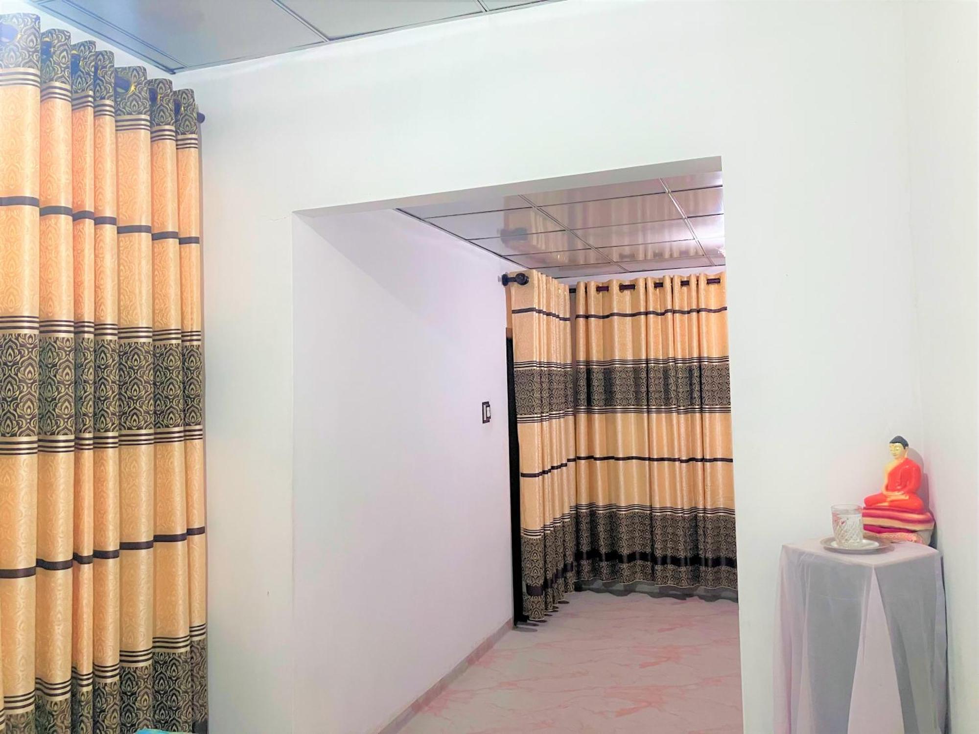 Grand Refuge Holiday Rooms Анурадхапура Екстериор снимка